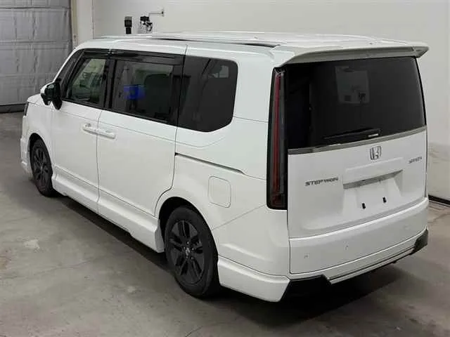 HONDA STEP WAGON 2023