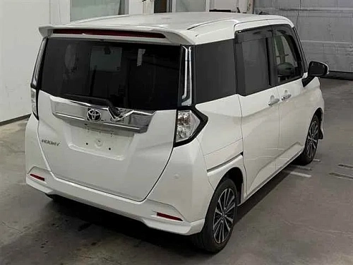 TOYOTA ROOMY 2023